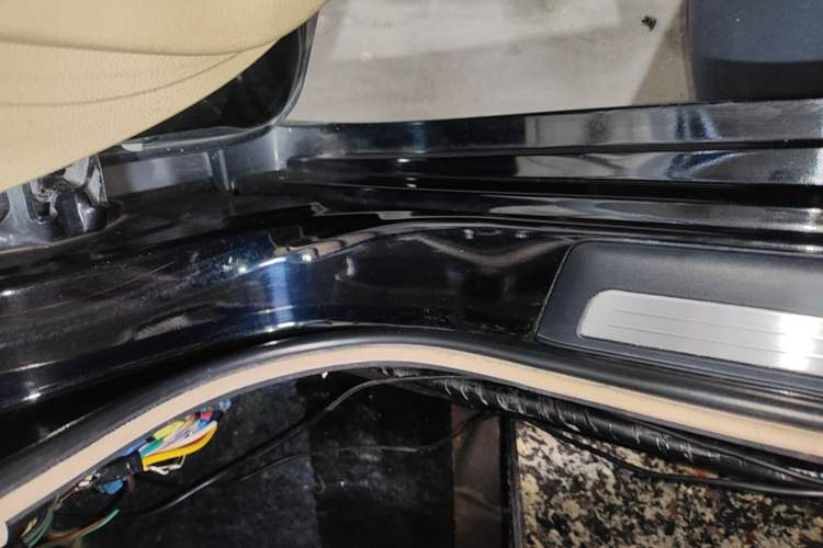 Used Toyota Camry 2015 2.0G Premier Edition Right Side Sill