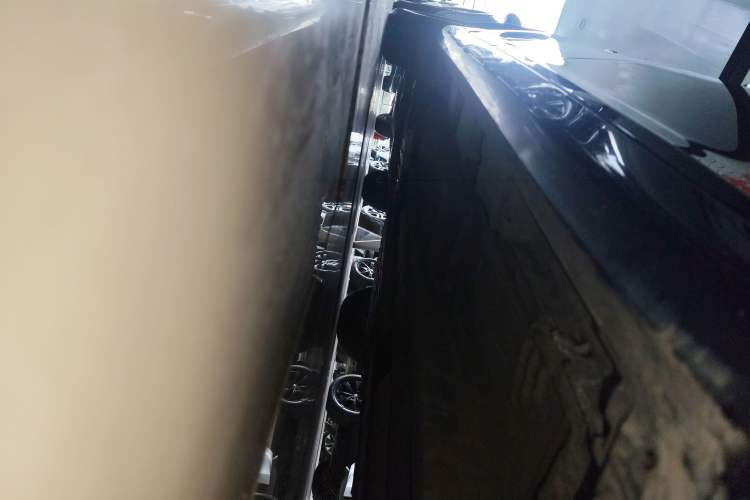 Used Toyota Camry 2015 2.0G Premier Edition Right Side Sill