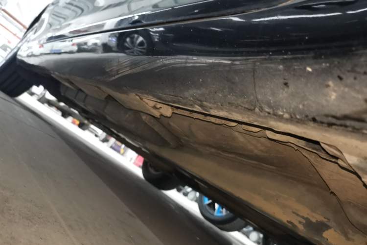 Used Toyota Camry 2015 2.0G Premier Edition Right Side Sill