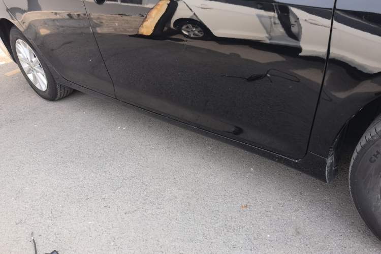 Used Toyota Camry 2015 2.0G Premier Edition Right Side Sill