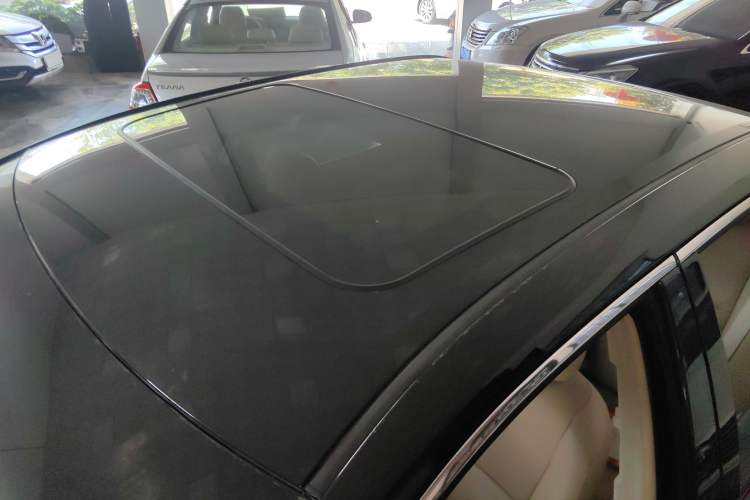 Used Toyota Camry 2015 2.0G Premier Edition Roof