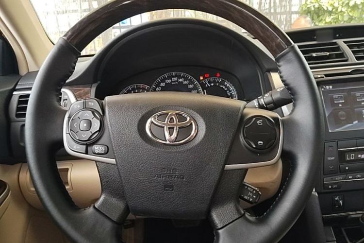 Used Toyota Camry 2015 2.5G Luxury Navigation Edition Steering Wheel