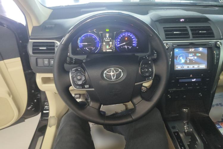 Used Toyota Camry 2015 Dual-Engine 2.5 HG Luxury Navigation Edition Steering Wheel