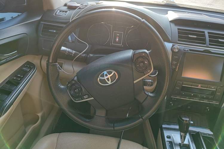 Used Toyota Camry 2015 Dual-Engine 2.5 HG Luxury Navigation Edition Steering Wheel