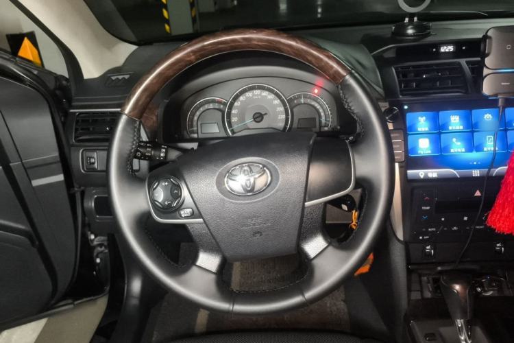 Used Toyota Camry 2015 2.0G Premier Edition Steering Wheel