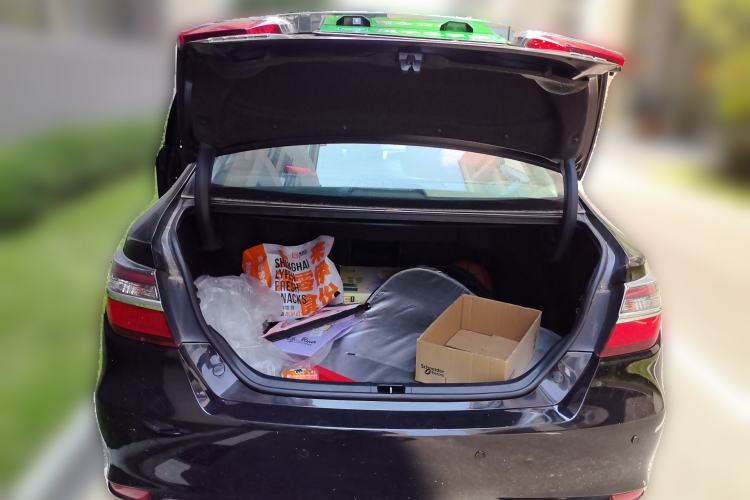 Used Toyota Camry 2015 2.0G Premier Edition Trunk