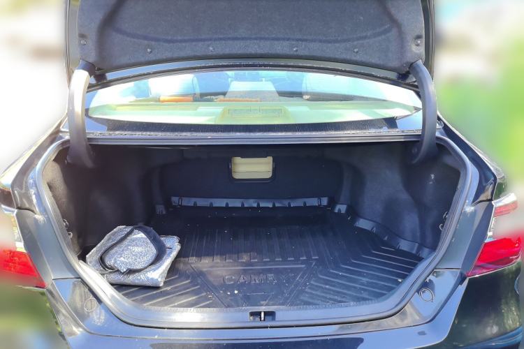 Used Toyota Camry 2015 2.0E Elite Edition Trunk