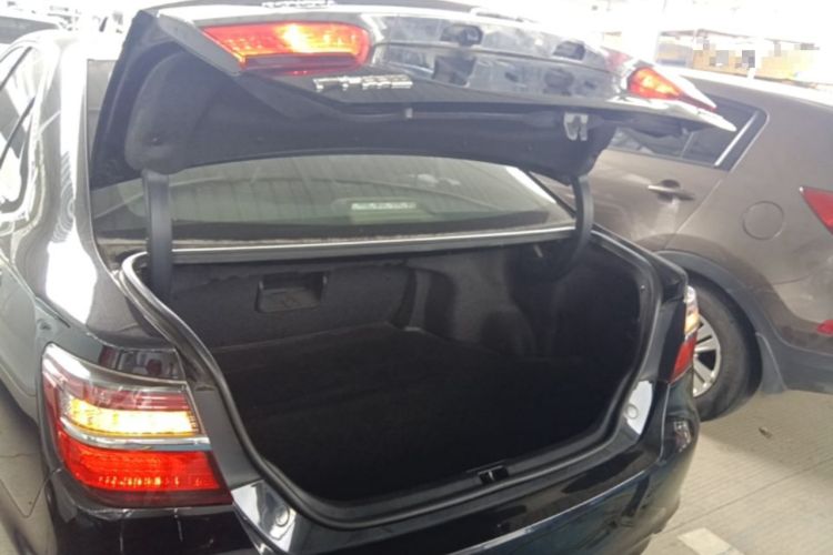 Used Toyota Camry 2015 2.0G Premier Edition Trunk