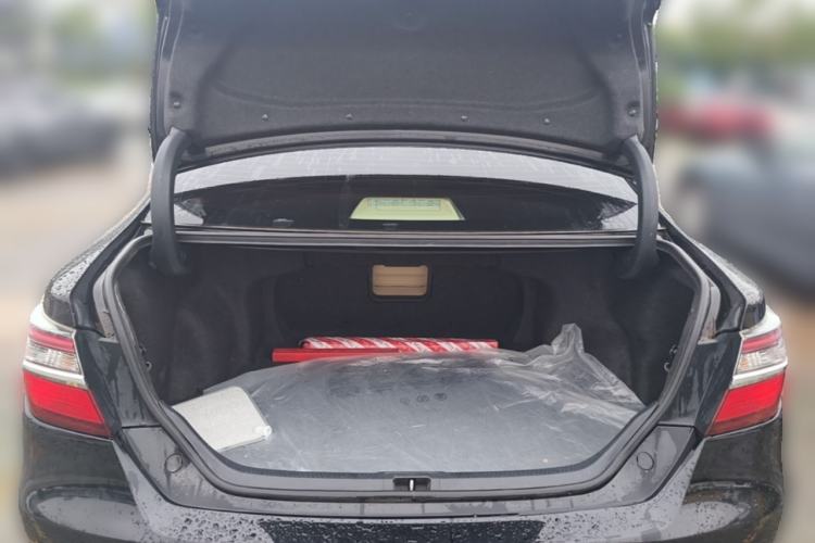 Used Toyota Camry 2015 2.0G Premier Edition Trunk