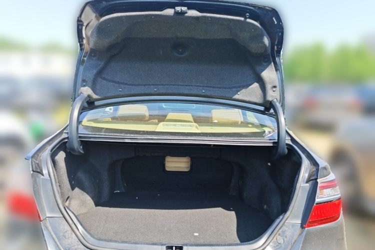 Used Toyota Camry 2015 2.0E Elite Edition Trunk