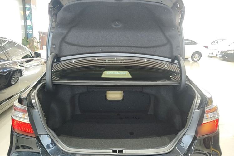 Used Toyota Camry 2015 2.0G Premier Edition Trunk