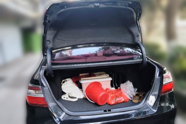Used Toyota Camry 2015 2.0G Premier Edition Trunk