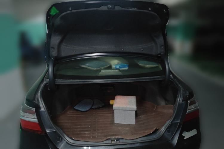 Used Toyota Camry 2015 2.0G Premier Edition Trunk
