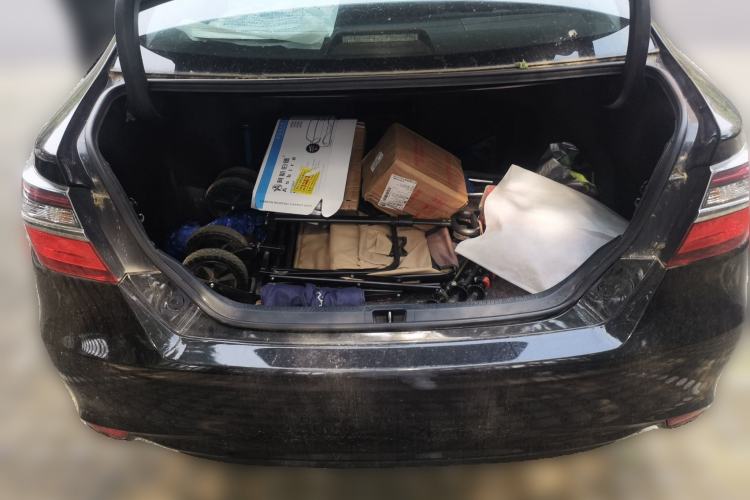 Used Toyota Camry 2015 2.0G Premier Edition Trunk