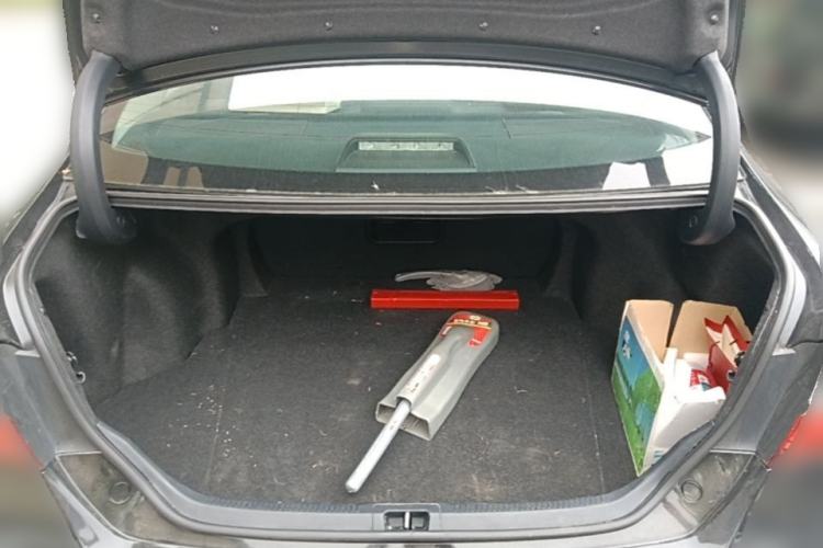 Used Toyota Camry 2015 2.0G Premier Edition Trunk