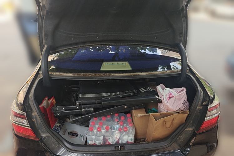 Used Toyota Camry 2015 2.0G Premier Edition Trunk
