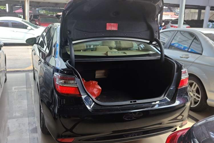 Used Toyota Camry 2015 2.0G Premier Edition Trunk