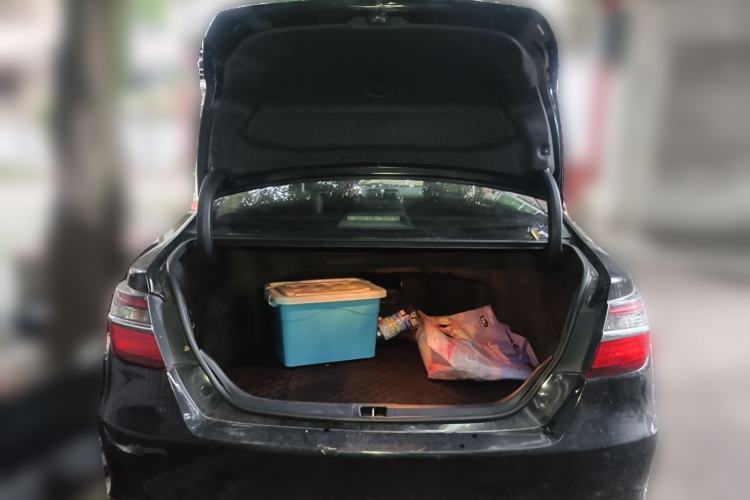 Used Toyota Camry 2015 2.0G Premier Edition Trunk