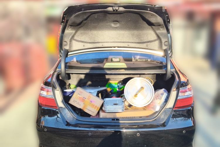 Used Toyota Camry 2015 2.0G Premier Edition Trunk