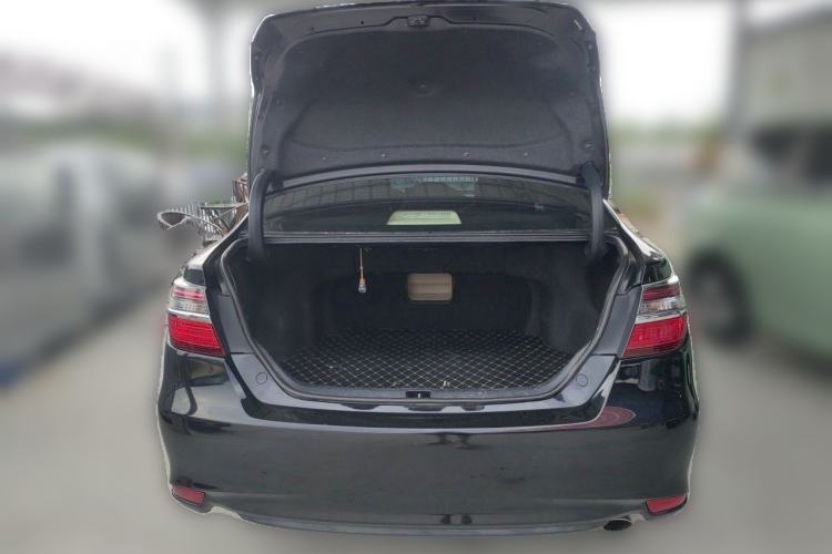 Used Toyota Camry 2015 2.0G Premier Edition Trunk