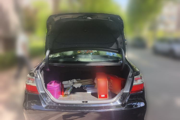 Used Toyota Camry 2015 2.0G Premier Edition Trunk