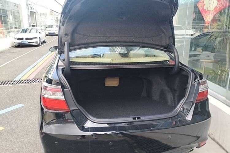 Used Toyota Camry 2015 2.0E Elite Edition Trunk