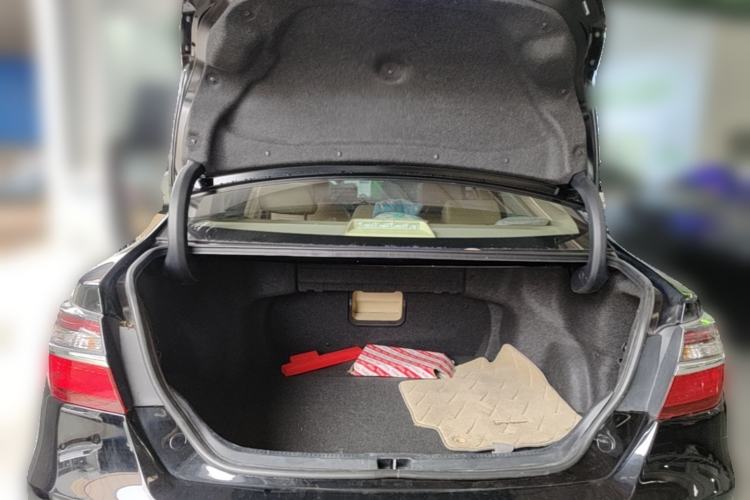 Used Toyota Camry 2015 2.0G Premier Edition Trunk