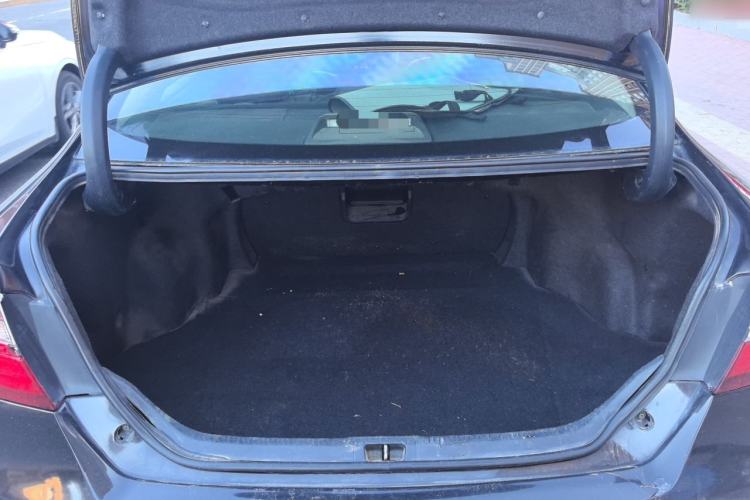 Used Toyota Camry 2015 2.0G Premier Edition Trunk