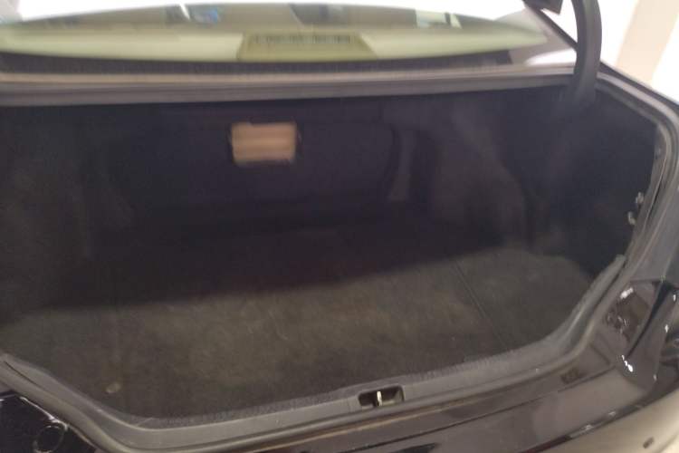 Used Toyota Camry 2015 2.0G Premier Edition Trunk
