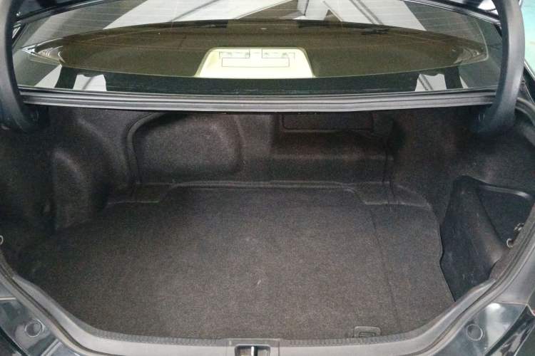 Used Toyota Camry 2015 Dual-Engine 2.5 HG Luxury Navigation Edition Trunk