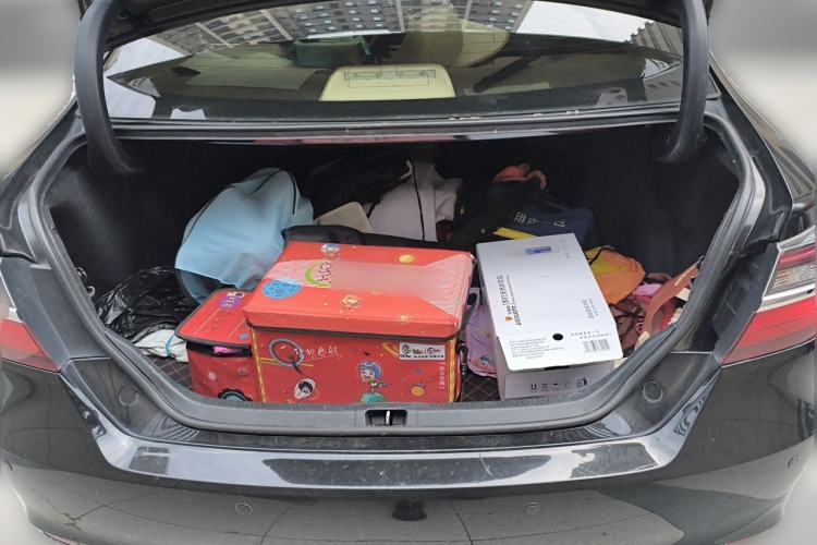Used Toyota Camry 2015 2.0G Premier Edition Trunk