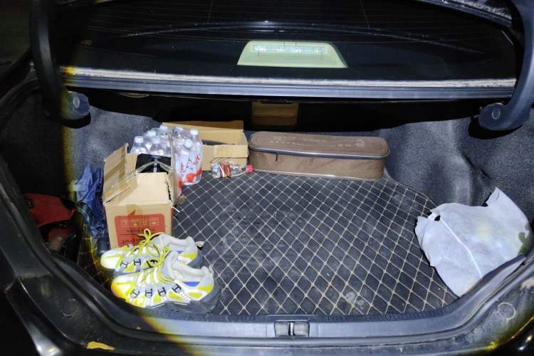Used Toyota Camry 2015 2.0G Premier Edition Trunk