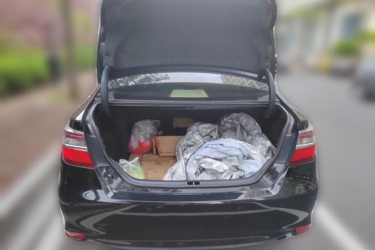 Used Toyota Camry 2015 2.0G Premier Edition Trunk