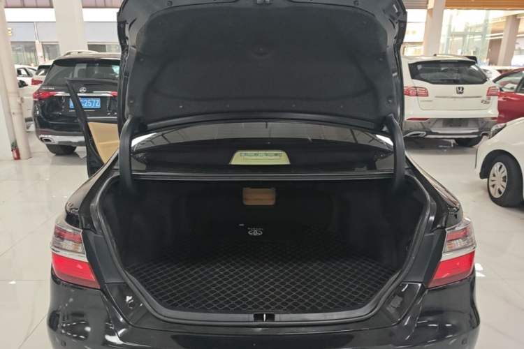 Used Toyota Camry 2015 2.0E Elite Edition Trunk