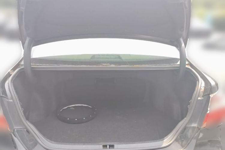 Used Toyota Camry 2015 2.0G Luxury Edition Trunk