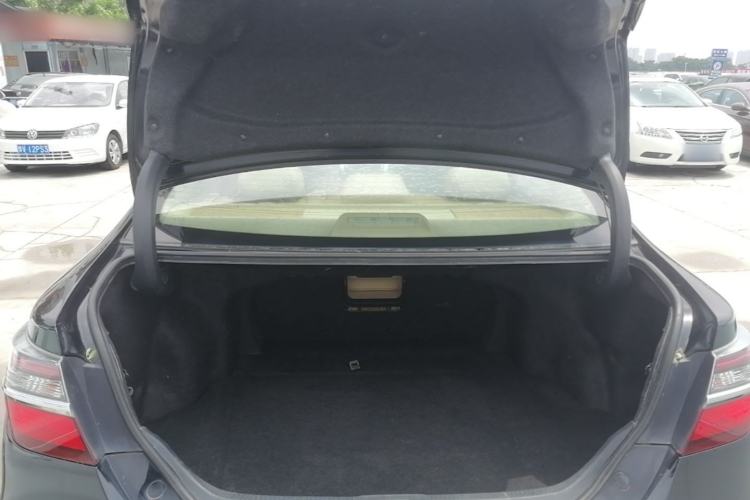 Used Toyota Camry 2015 2.0E Elite Edition Trunk