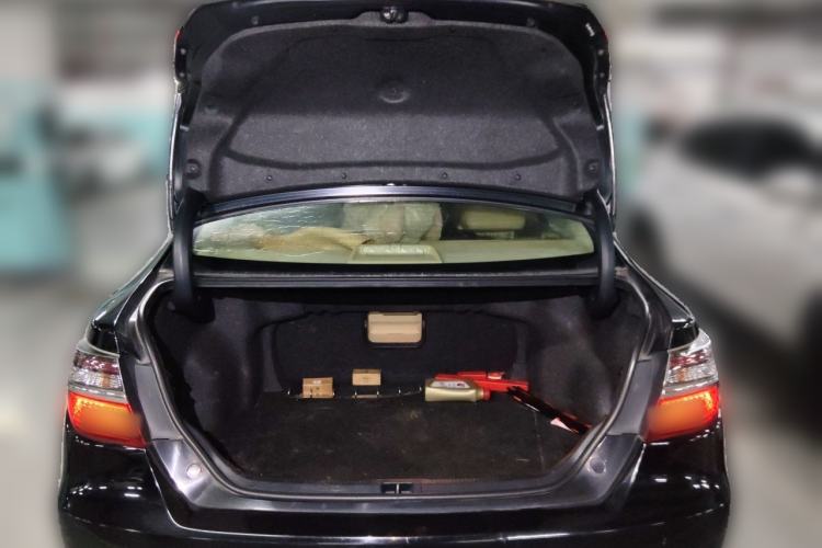 Used Toyota Camry 2015 2.0E Elite Edition Trunk