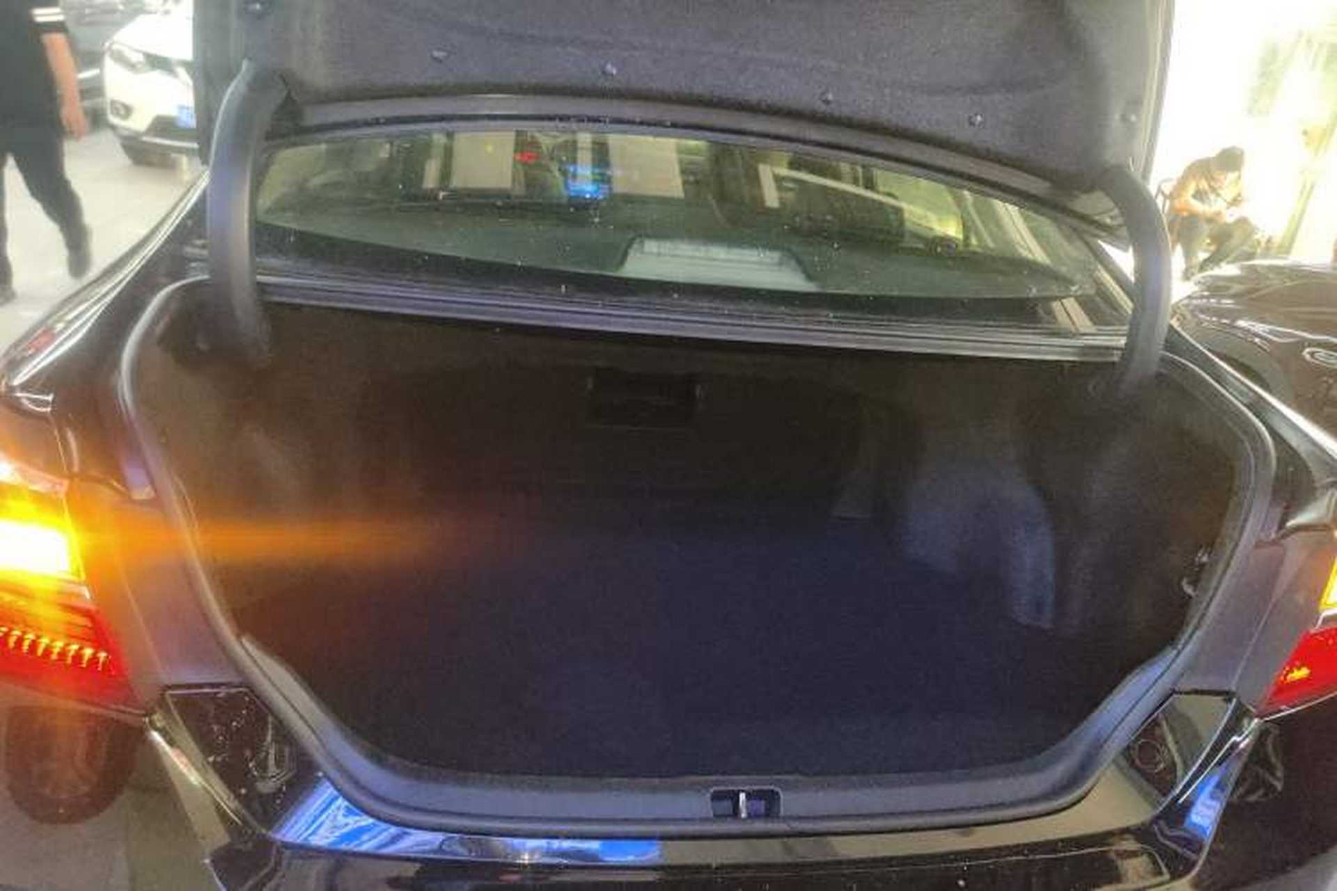 Used Toyota Camry 2015 2.0G Premier Edition Trunk
