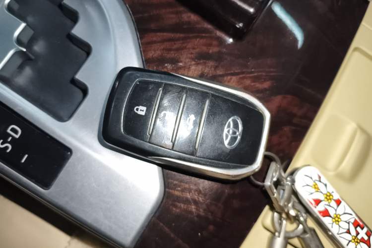 Used Toyota Camry 2015 2.0G Premier Edition Vehicle Key