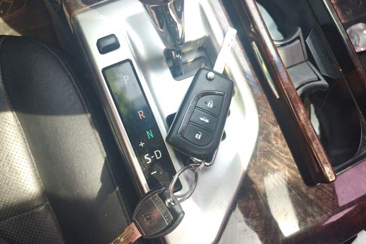 Used Toyota Camry 2015 2.0G Premier Edition Vehicle Key