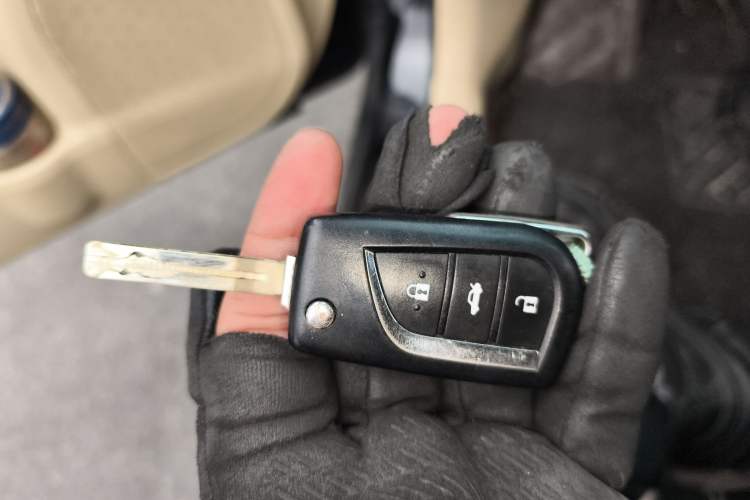 Used Toyota Camry 2015 2.0E Elite Edition Vehicle Key