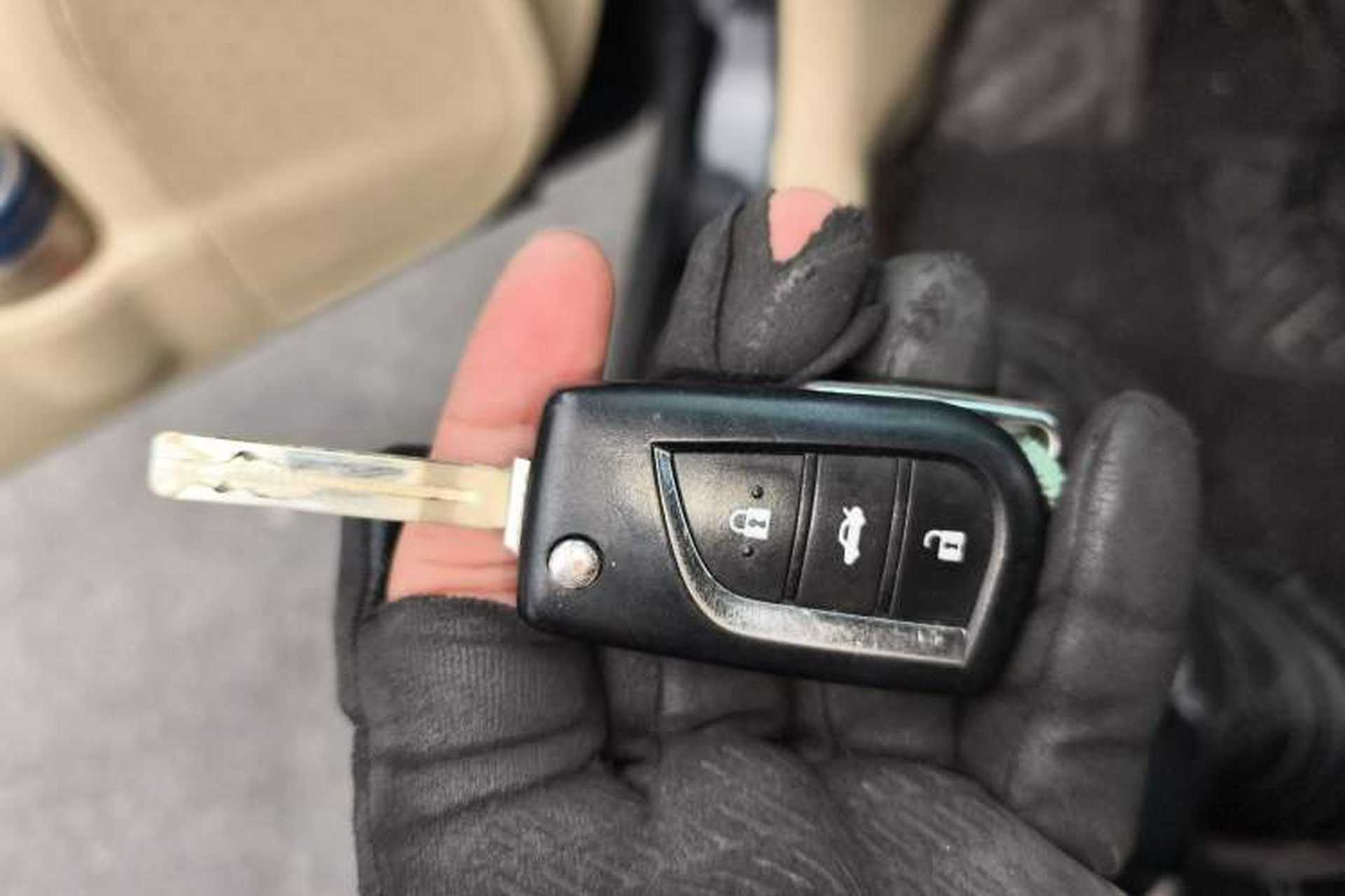 Used Toyota Camry 2015 2.0E Elite Edition Vehicle Key