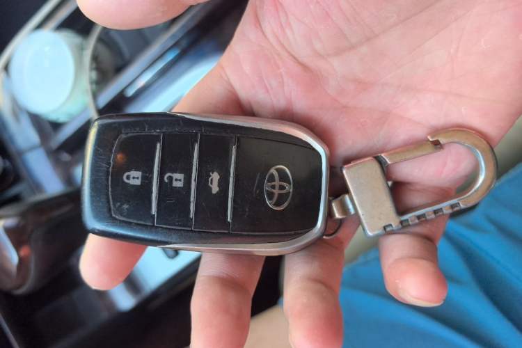Used Toyota Camry 2015 2.5G Luxury Navigation Edition Vehicle Key