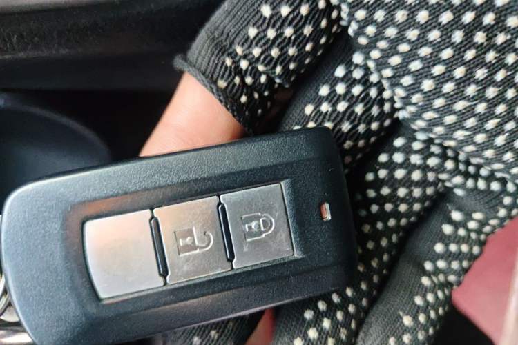 Used Toyota Camry 2015 2.0G Premier Edition Vehicle Key