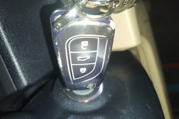 Used Toyota Camry 2015 2.0G Premier Edition Vehicle Key