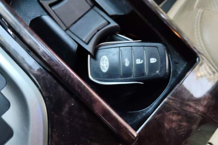 Used Toyota Camry 2015 2.0G Premier Edition Vehicle Key