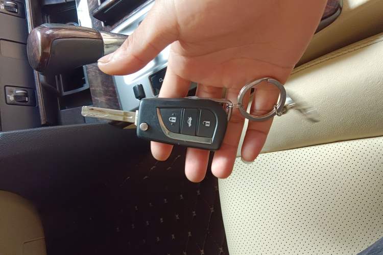 Used Toyota Camry 2015 2.0G Premier Edition Vehicle Key