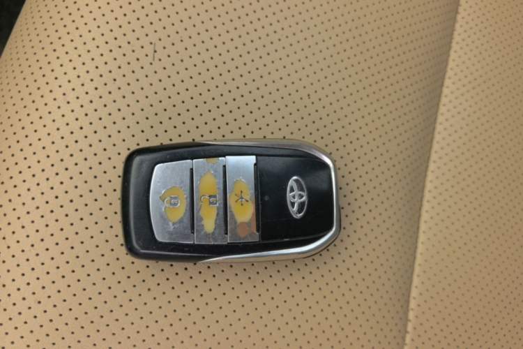 Used Toyota Camry 2015 2.0G Premier Edition Vehicle Key