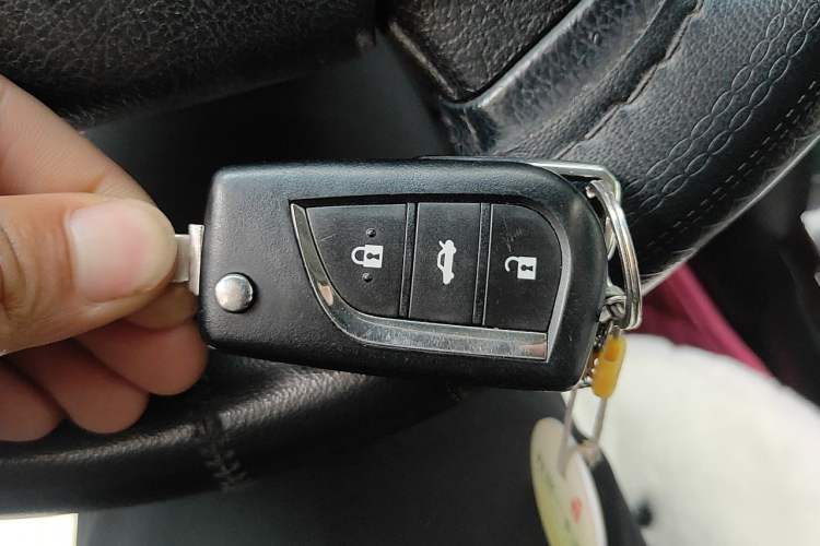 Used Toyota Camry 2015 2.0G Premier Edition Vehicle Key