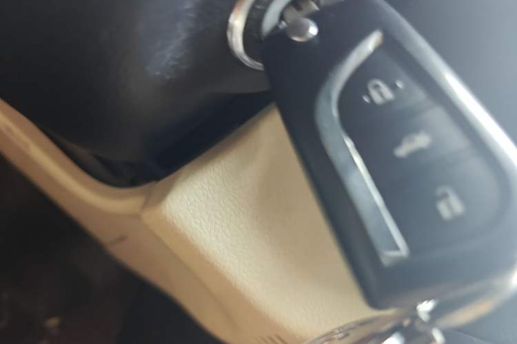 Used Toyota Camry 2015 2.0G Premier Edition Vehicle Key